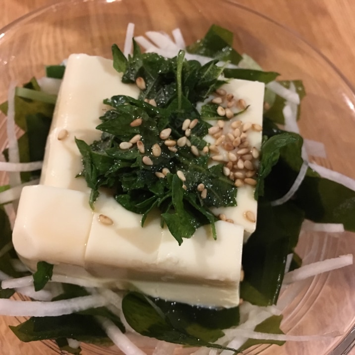 豆腐と大根とわかめのサラダ